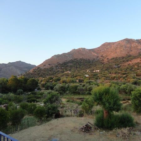 Livadia  Pavlos Rooms מראה חיצוני תמונה
