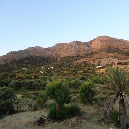 Livadia  Pavlos Rooms מראה חיצוני תמונה